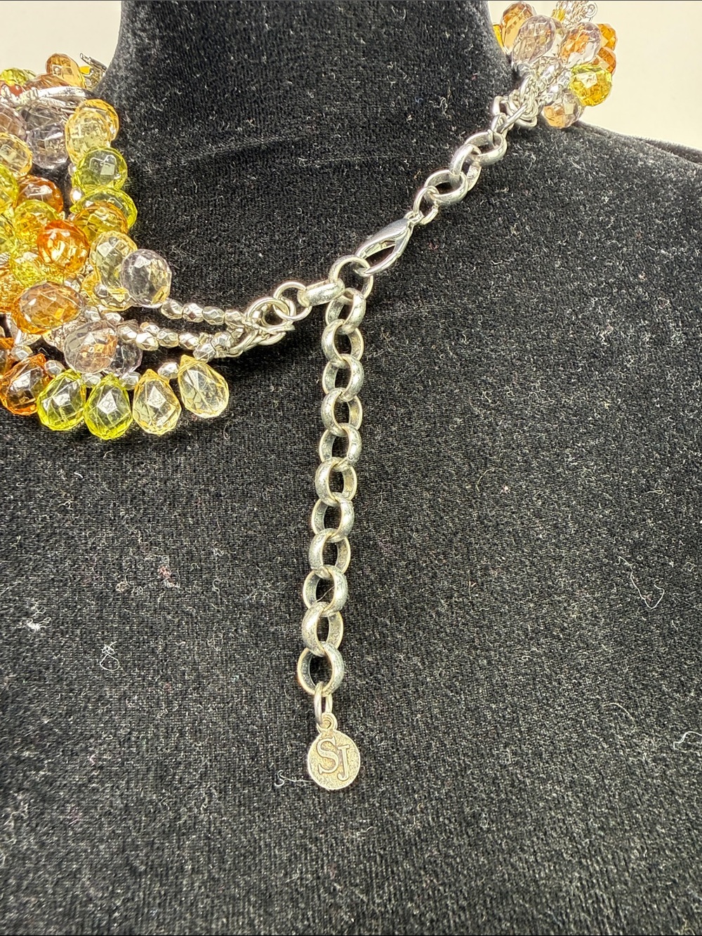 Sassy Jones Broach Necklace & Earrings - Picture 6 of 9